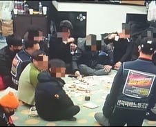 [단독]잇단 확진에도 턱스크 단체회식…'무단점거' 택배노조 왜 이러나