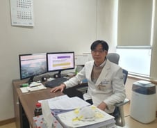 60일간 방역패스와 싸워 이긴 의대 교수… "국민 기본권 위해 나섰다"