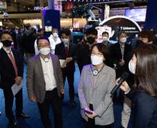 "5G 혁신 이런 것" 임혜숙 장관, MWC서 '세계 1위' 韓 비결 소개