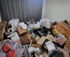 [단독]직장 따돌림에 퇴사한 20대 '고독사'…집엔 라면·대출 우편물만