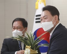 "尹정부선 청와대가 간섭 좀 덜하면 좋겠어요"[세종썰록]