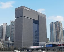 '126살' 두산이 다시 뛴다···'친환경' '원전부활' 양날개