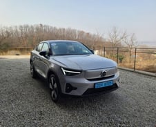 "한국이 2200만원 싸다" 볼보 'C40 리차지', 시동 버튼도 없네?[시승기]