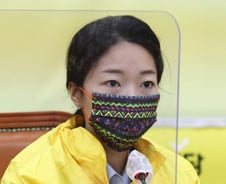 [단독]강민진 '갑질의혹' 피해자 "고용 계약 자리서 약점 잡으려"