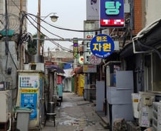 [르포] 대통령이 우리 동네에? "환영" "교통정체" 엇갈리는 민심