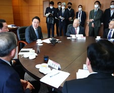 [단독]인수위, 中 꺾은 韓 디스플레이 지원 검토