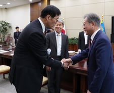 "더 좋을 수 없다"는 한은 총재를 둘러싼 다툼[기자수첩]