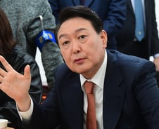 [단독]尹당선인 측, 文 회동 제안에 "586 꼭두각시 정치 관둬라"