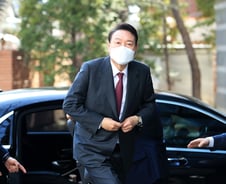 "기업 이해하는 쪽이 해야"...'외교통상' 걱정하는 기업들