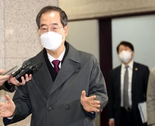 [단독]한덕수-이준석, 오늘 비공개 회동…당정관계 조율 스타트