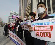 "한달 190만원으로 살수 있나" 노동계, 최저임금 차등화 반대