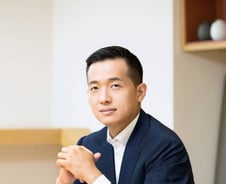 [단독]한화 김동관, 美서 '블록체인 큰손' 만났다...대규모 투자 타진