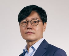 "메타버스, 현실적·직관적 소통을 위한 사회적·경제적 요구"