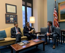 [단독]최태원 만난 美 상원...尹 당선인 특사와 배터리 논의