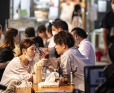 "유니클로도 가격 올린다고요?"…엔저 시대 일본은 지금