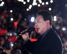 [단독]"다시, 대한민국!" 윤석열 다큐멘터리 나온다