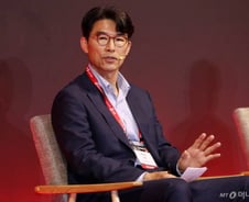 "해외에서 활동하는 韓 창업자·벤처기업 적극 지원해야"