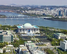 경찰, 취임식 열리는 국회 인근 농성장 "강제 철거 안한다"