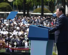 文 전 대통령이 불 지핀 '제2 벤처붐', 尹대통령 이어갈까