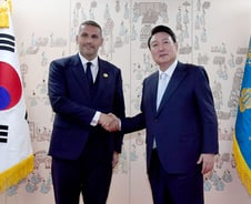 尹대통령, 칼둔 아부다비 청장 만나 "UAE, 대한민국에 매우 중요"