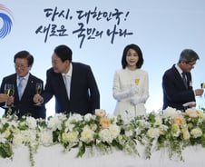 윤석열 대통령 "오늘은 국민 승리의 날, 민주주의가 승리한 날"