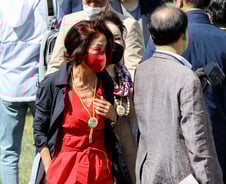 김부선 강렬한 '레드 드레스·마스크' …尹대통령 취임식 참석