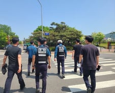 [르포]"경찰 손님 늘었어요"vs"출근 20분 더 걸려"…엇갈린 '용산 민심'