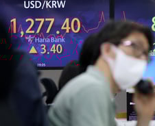 "개입 안 하면 1300원 간다"...금융위기 수준 환율, 어디까지?