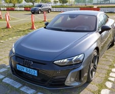 "돈 있으면 일단 사" 아우디 e-트론 GT, 아쉬운 점은…[차알못시승기]