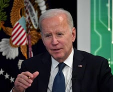 [단독]바이든 美대통령, 삼성 반도체부터 가는데 이재용은 '재판'