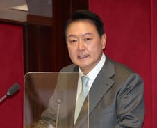 [단독]尹대통령 등 130여명, 5·18 '민주의 문' 입장…보수 진영 최초