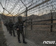 [단독]전방 GOP 일대 폭발사고에 병사 후송…軍 "원인 조사중"