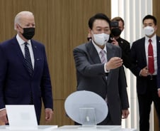 바이든과 삼성 찾은 尹대통령 "반도체, 안보자산…과감한 지원"