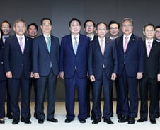 최초로 세종서 임명장 수여…尹대통령 '이 한마디'에 웃음 터졌다