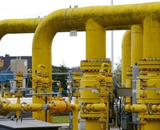 "기름값 뛰어 대박났지? 세금 더 내"...횡재세 물리는 나라, 어디?