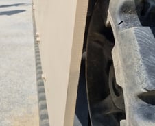 [르포]"고무궤도" "3중 방탄"…K-방산기술 집약체 '레드백' 직접 보니