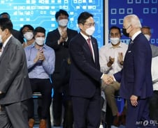 [단독]이재용-인텔 CEO 회동…"한미 반도체동맹 민간협력 물꼬"