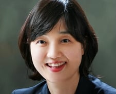 [단독]尹대통령, 첫 공정위원장에 '호남'·'여성' 강수진 교수 내정