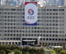 리모델링 "급했다"는 대통령실, 방탄창 공사는 상장사 몫