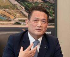 '내우외환' 인천국제공항 수습한 해결사…김경욱 사장은 누구?