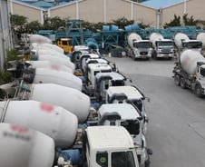 "시멘트 공급 안되면 아파트 입주날짜 못맞춰"…위기의 건설현장