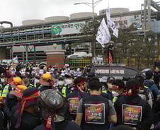 화물연대 파업에 피해 접수만 160건···포스코 공장도 '일부 중단'