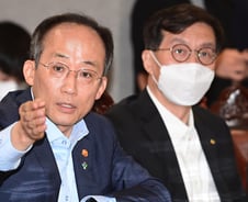 "규제 하나 생기면 두 개 없앤다"...'원인, 투아웃' 원칙 도입