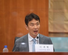 [단독]금융사 자사주 매입 신중하라던 금감원→새 원장은 "OK"