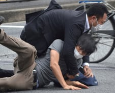 아베 피격 기사에 달린 댓글들 [광화문]