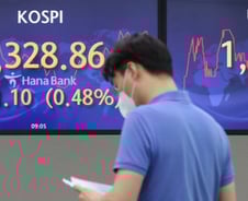 "환율 1300원에 금리까지 뛴다" 2300선 '맴맴' 코스피 향방은...