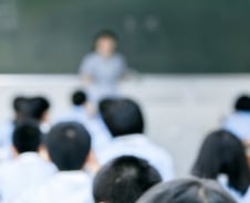 [단독]교사에 톱 들고 덤벼든 초등생, 등교중지 30일·심리치료 처분