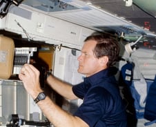 "우주서 연구하면 '암 정복' 가능"…바이든의 차원 다른 발상