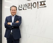 "노래? 시키면 한다" 관료 출신 CEO의 반전매력