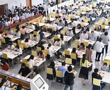 "연봉 7800만원 넘으세요? 내년부터 세금 54만원 줄어요"